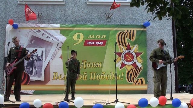 «AtomRedLine» и Максим - "Комбат"(кавер версия - Любэ) смотреть онлайн