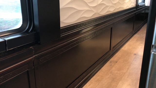 Bus Conversion Tour - Eagle Model 15, 45’ смотреть онлайн