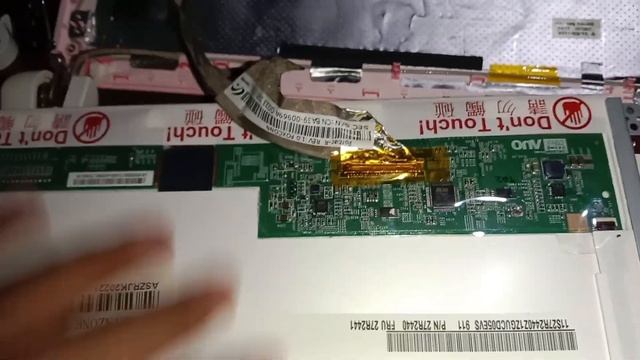Cara Ganti Lcd Notebook Samsung N150 Plus  10.1 inch Tebal Konektor 40 pin