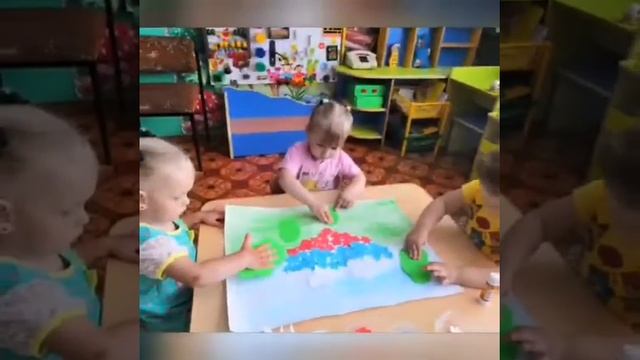 Коллективная аппликация в группе раннего возраста ко Дню России "Я люблю Россию" смотреть онлайн