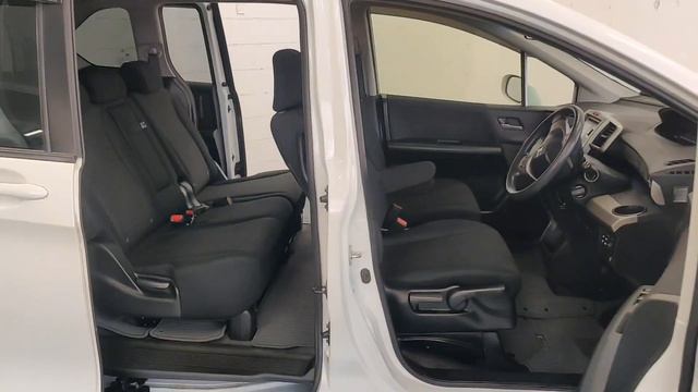 2014 Honda Freed HYBRID смотреть онлайн