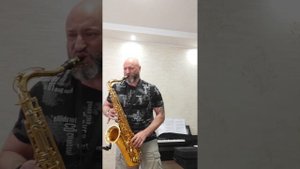 saxophone tenor Roy Benson ts-302