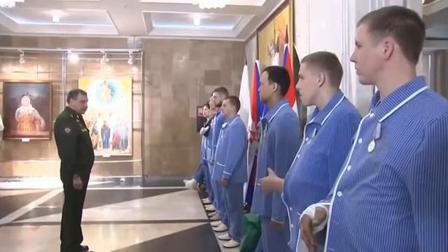 Заместитель Министра обороны поблагодарил военнослужащих за проявленный героиз смотреть онлайн