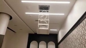 моторизованный кронштейн для проектора