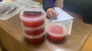 В Уссурийске сотрудники полиции провели проверку по факту реализации поддельной красной икры.