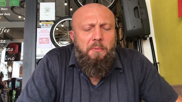 Курица под соусом маринара на Пенанге || Вкусная еда в Малайзии смотреть онлайн