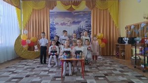 Шумовой оркестр на утреннике в детском саду