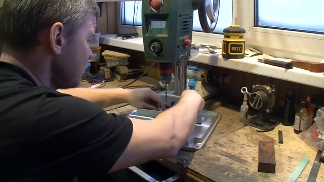 сверлильный станок Bosch PBD-40 смотреть онлайн