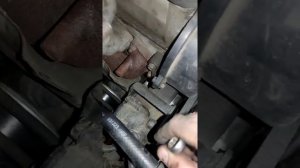 Замена ремней генератора и ремня ГУР на Хендай H200.