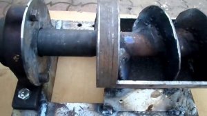 Садовый измельчитель шнековый.