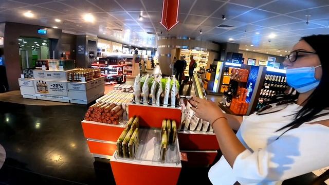 Летим в Египет 2020. Треш в аэропорту. Дьюти фри ШОК от цен! смотреть онлайн