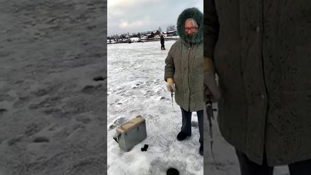 Первая моя рыбалка в Савельево Клевое место.