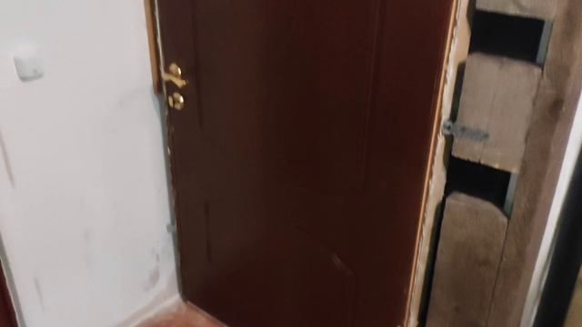 КАК РАЗДЕЛИТЬ ВТОРОЙ ЭТАЖ ОТ ПЕРВОГО ЭТАЖА межкомнатной  дверью своими руками