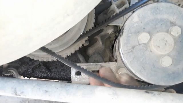 How to replace the belt hydro steering-vane pump on BMW E36. смотреть онлайн