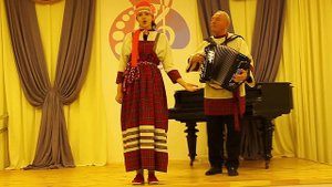 Народный вокал, "Ой ты,вишенка", исполняет Назарова Карина,14 лет.