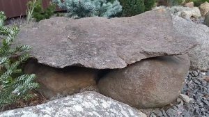 Расширяю каменистый уголок с хвойными.Природные формы камней в ландшафте.