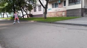 Катаемся на роликах. Разворот в два движения. Колесо на роликах.