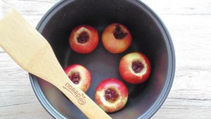 Запеченные яблоки с медом в мультиварке