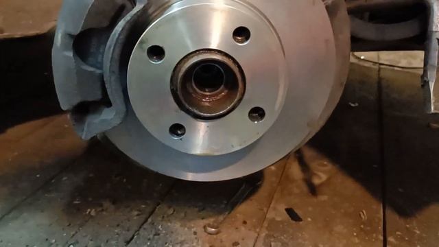 Замена наружного ШРУСа на Ауди 80 Б4. смотреть онлайн