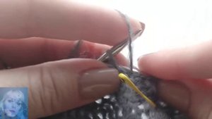 Уменьшаем горловину. Простая, но эффектная отделка крючком.