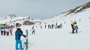 Бугельные подъемники Домбая- поляне "Тусовок" под Муссой обслуживают склон тренировок горнолыжников