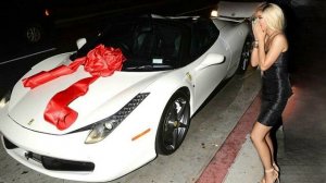 ПОЧЕМУ НЕКОТОРЫЕ ЛЮДИ ВСЕГДА ОКРУЖЕНЫ ПОДАРКАМИ, ВНИМАНИЕМ И ЗАБОТОЙ, А ДРУГИЕ ПО СЛУЧАЮ