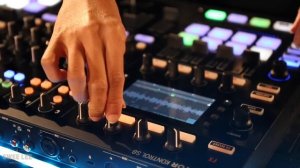 Native Instruments Traktor Kontrol S8 DJ Controller