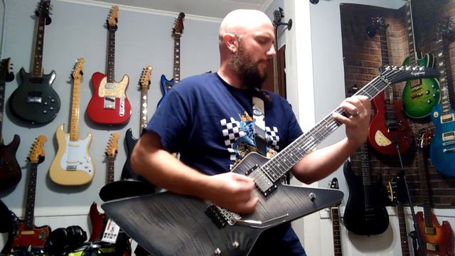 Epiphone Ghosthorse, Demo Jamming to some Prom Queen, distortion sounds are in the chorus of song смотреть онлайн