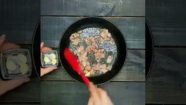 Паста карбонара с беконом, сливками и сыром пармезаном рецепт