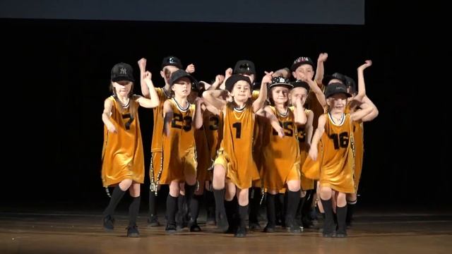 БАСКЕТБОЛЬНЫЕ ЧЕРЛИДЕРЫ. Школа танцев "Без правил"./ BASKETBALL CHEERS. Dance school "No rules". смотреть онлайн