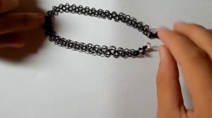 Как прикрепить подвеску к чокеру.