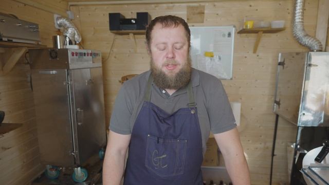 Утка варено-копченая.