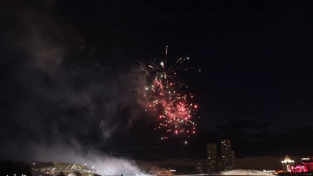 Фейерверк в Нур-Султане длился почти 10 минут смотреть онлайн
