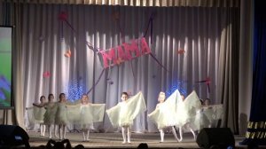Танец «Мамины глаза». Детский сад «Колокольчик»