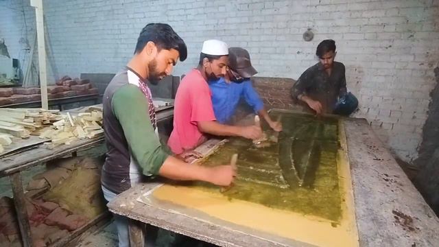Удивительный процесс изготовления двери