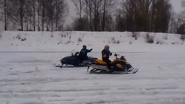 Снегоход по воде смотреть онлайн