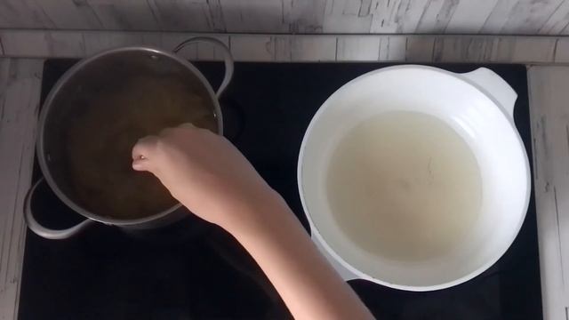 КАК ПРИГОТОВИТЬ МАКАРОНЫ С СОСИСКАМИ НА СКОВОРОДЕ? Быстрый и вкусный ужин для всей семьи! смотреть онлайн