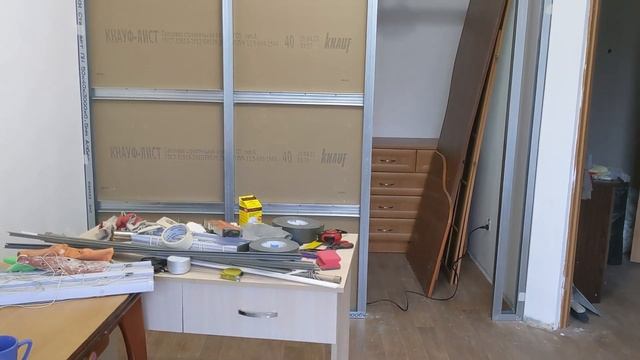 № 11. Ремонт квартиры после квартирантов своими руками. Продолжаем делать гардеробную в комнате смотреть онлайн