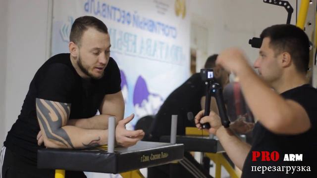 УБОЙНЫЙ КРЮК И СЕКРЕТЫ ТРЕНИРОВКОК КИСТИ В АРМРЕСТЛИНГЕ ТРЕНИРОВКИ С ЧЕМПИОНАМИ ЧАСТЬ 2 смотреть онлайн