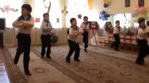 Танец "Яблочко" в исполнении детей 6-7 лет