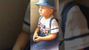 Мой малыш не хочет спать)))