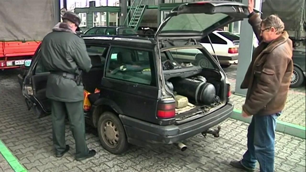 В Литве с полуночи вступил в силу запрет на передвижение машин с российскими номерами
