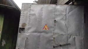 фиксатор для ворот гаража.