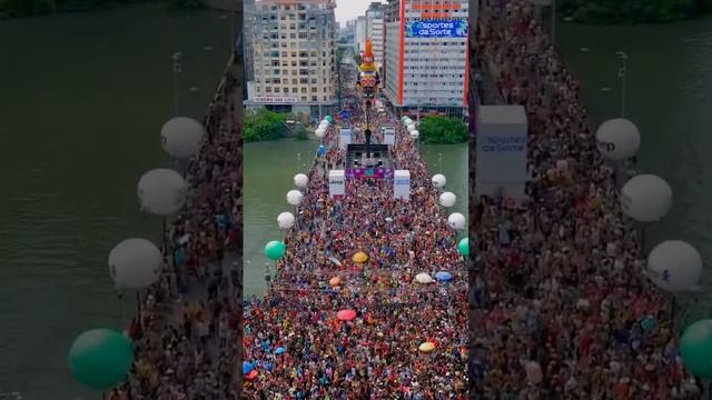 Знали, ли вы, что самый большой карнавал в мире не в Рио, а в Ресифи?  #бразилия #карнавал #ресифи