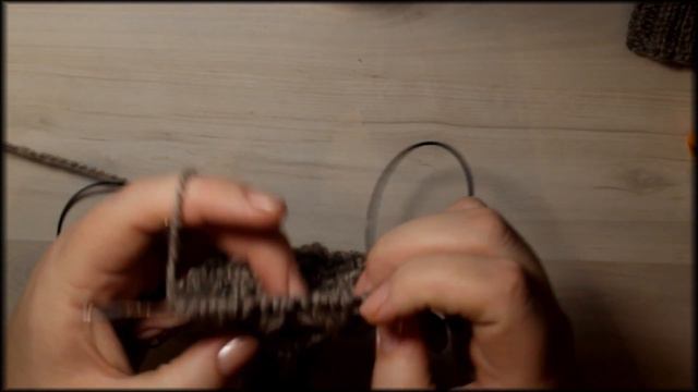 Митенки на двух спицах. Подробный мастер-класс.