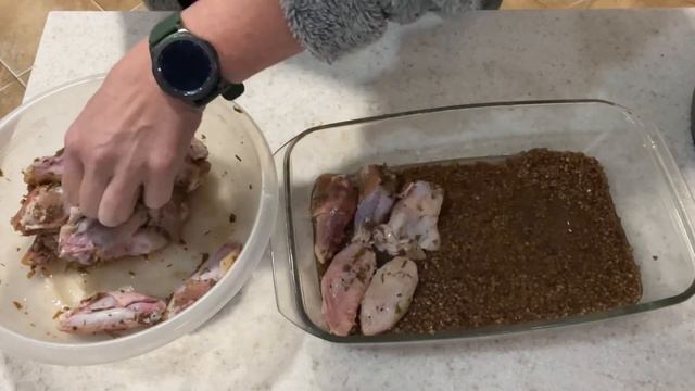 Крылышки с гречкой в духовке. Вкуснота! смотреть онлайн