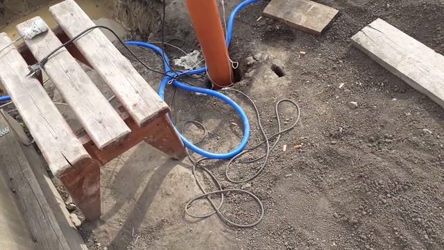 Бурим скважину  для воды своими руками.