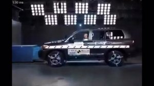 Crash test Toyota Land cruiser 200 crash test of various cars