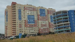 Полевая тропинка на мкр. Новое Домодедово. Вид на Лунную улицу