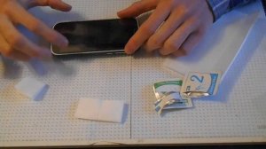 КАК НАКЛЕИТЬ ЗАЩИТНОЕ СТЕКЛО НА СМАРТФОН СВОИМИ РУКАМИ !!!